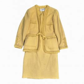 gilet chanel blanc et jaune|veste chanel cuir.